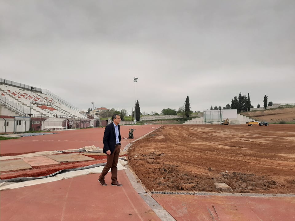 Δήμος Θηβαίων: Νέος φυσικός χλοοτάπητας στο γήπεδο ποδοσφαίρου του ...